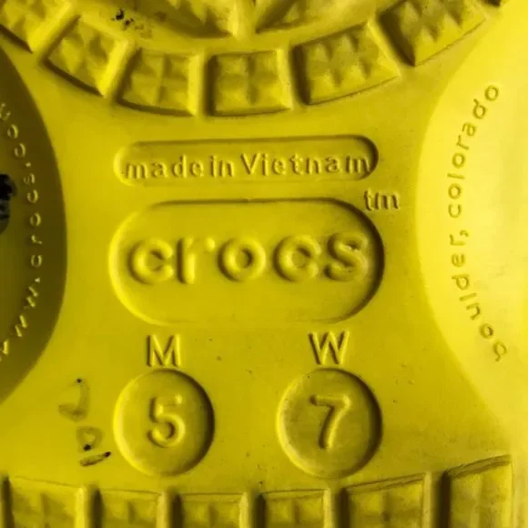 Crocs Baya Clogs Yellow Waterproof Slip On Sandals Women’s Size 7 - Picture 11 of 12